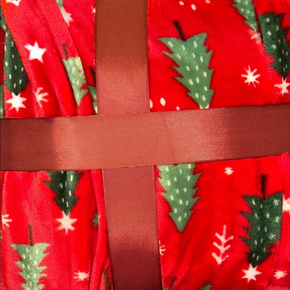 Holiday plush throw blanket